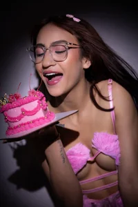 emily_daarell My birthday Pic 5