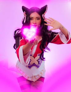 kristal_aitana Power Ahri Pic 3