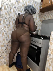 Shaila_ray My thick body fits everywhere 💦🥵 টি ছবি