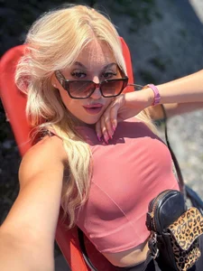 CarolyneMarian Me Pic 2