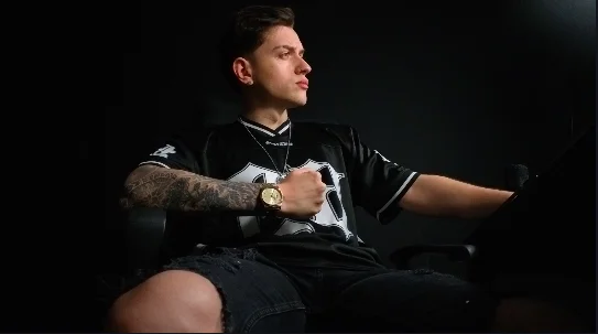 FelixStarkk Poză populară 2205