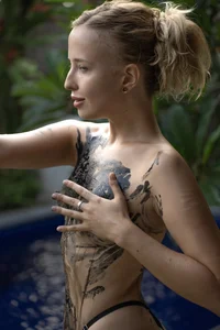 Nura_n_Sarah NURA. My body is my art. Foto 3