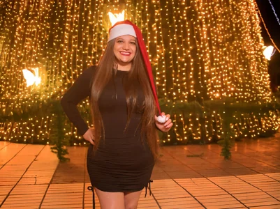 Amelie_Rousell Merry Christmas 2025 Pic 8