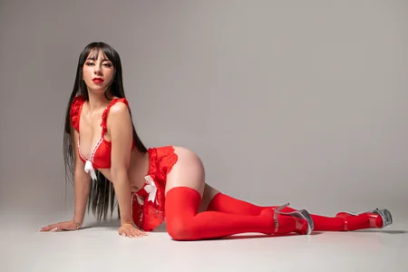 jessie_Jarper Jessie On Red 💖 Foto 2