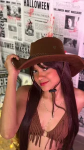 Cherry_Vixen_のCowgirl🐎🎃の 4枚の写真