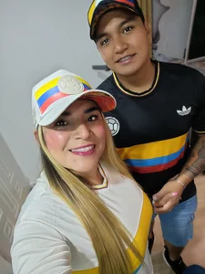 DulceAndChef Let's support our team 💛💙❤️ Pic 4