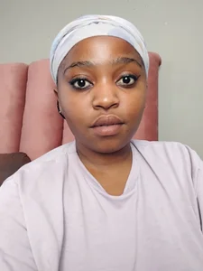 African_Busty Public - {count, plural, one {תמונה אחת} two {שתי תמונות} many {# תמונות} other {# תמונות}}