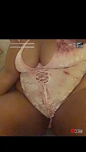 BlackVelvetxx29 Public Pic 5