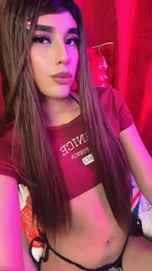 Mia_Blossoml__ kullanıcısının red😋😈 albümü -  2 fotoğraf