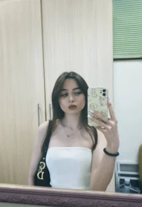 YvonneRobes Public Pic 2