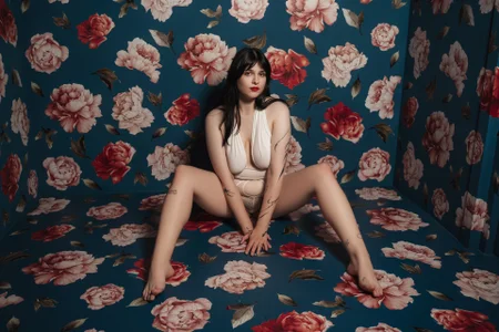 _Alison__: Sweet curves ( 7 фото)