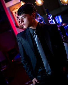 Luke_Howland Relax Hình 9