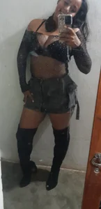 Curvy_girl2 Public Pic 4