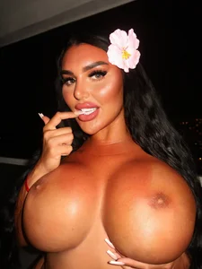 BIGBOOTYELLIEXXX Public Pic 6
