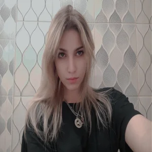 Agnes_Rose Public - {count, plural, one {תמונה אחת} two {שתי תמונות} many {# תמונות} other {# תמונות}}