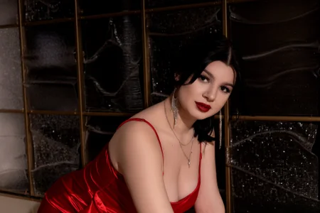 MelanieCarterr Woman in red 💃🏻 Εικόνα 8