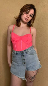 ElizabethRedWings's is is pink? Sex Photo 3