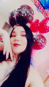 sharonnleon happy birthday to me 🖤 Pic 4