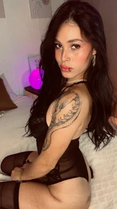 carolinerousev 😏 Pic