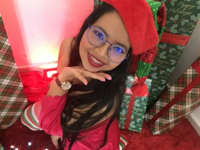 EvelynSweet1: Your Merry Christmas Is Here With Me ( 2 фото)