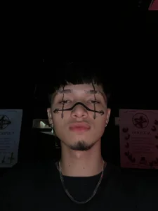 Public de NewDannii  3 Imagens