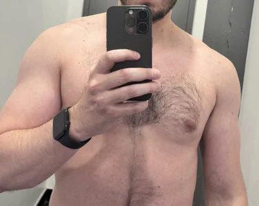 ThickDickMontreal chest and arms :) Pic