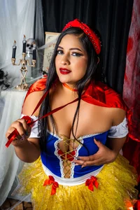 Julia_Haye Halloween Pic 5