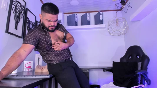 MichaelBear_: A HORNY DAY AT THE OFFICE 😈💼🔥 ( 2 фото)