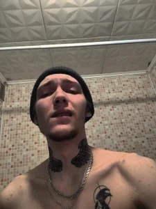 Jenny_Couple Public Pic 7