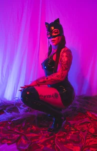 feeling hot 🍑🔥 de sweetlolihot_  2 Imagens