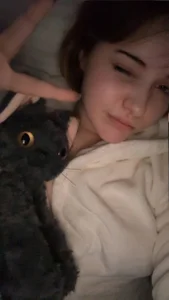 Ally_Young My cute friend (,,•ω•,,)♡ Pic
