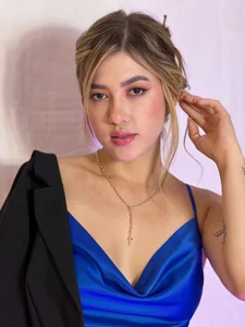 EveBensonX Blue E L E G A N C E Immagine  2