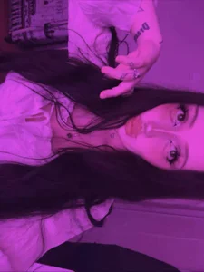 Lolykari Bored at home Pic 2