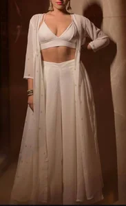 hot-saanvi Public Pic 2