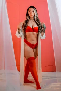 Red goes with everything! 🥴💖 de Laurent_elis  9 photos