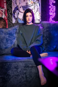 roxy_riot_ Slight peek Pic 2