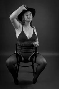 Charlot_milf: To black and white ( 3 фото)