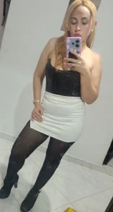 salome_blonde Public Pic 2