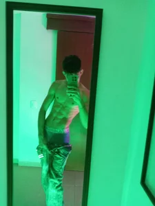 KamiSuarez Green Boy Immagine  8