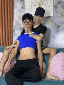 NAUGHTY_BOYS1Public Bild