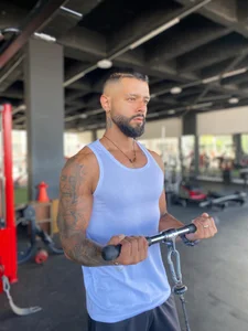 MagnusWar in the gym Pic 6