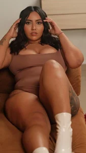 LucciaPorter Sweet face, wicked body, dirtier mind 🔥💋 Foto 4