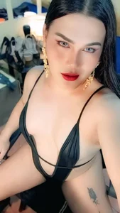 TsVelinda_Monroe Public Hình 3