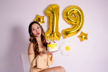 HANA_RUSSO: Happy birthday to me🥳😍 ( 5 фото)