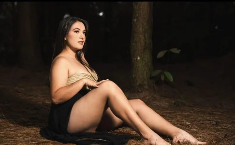 Evaa_Angelina Public Pic 4