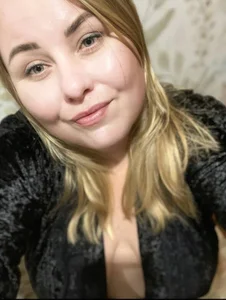 Lora_Loreen_Mommy Public Pic 3