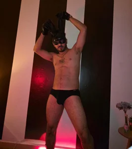 samuelcoopeer leather badbunny 😈🐰 Foto 5