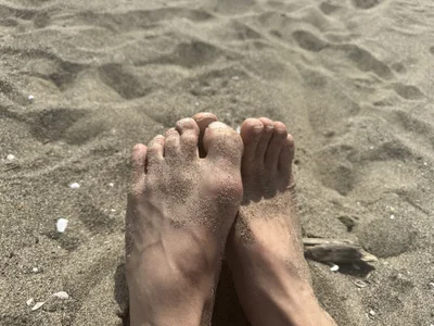 my feet and balls de goldenboyhot  6 Imagens