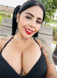 Tamyjenkins1 My huge tits tan with the sun! 사진 2