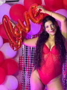 Wanda_Milf kullanıcısının Valentine's Day 2026 albümü -  4 fotoğraf
